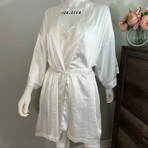 M VS Victoria’s Secret Vintage Embellished Perl White Satin Bride Slip and Robe - Picture 13 of 13